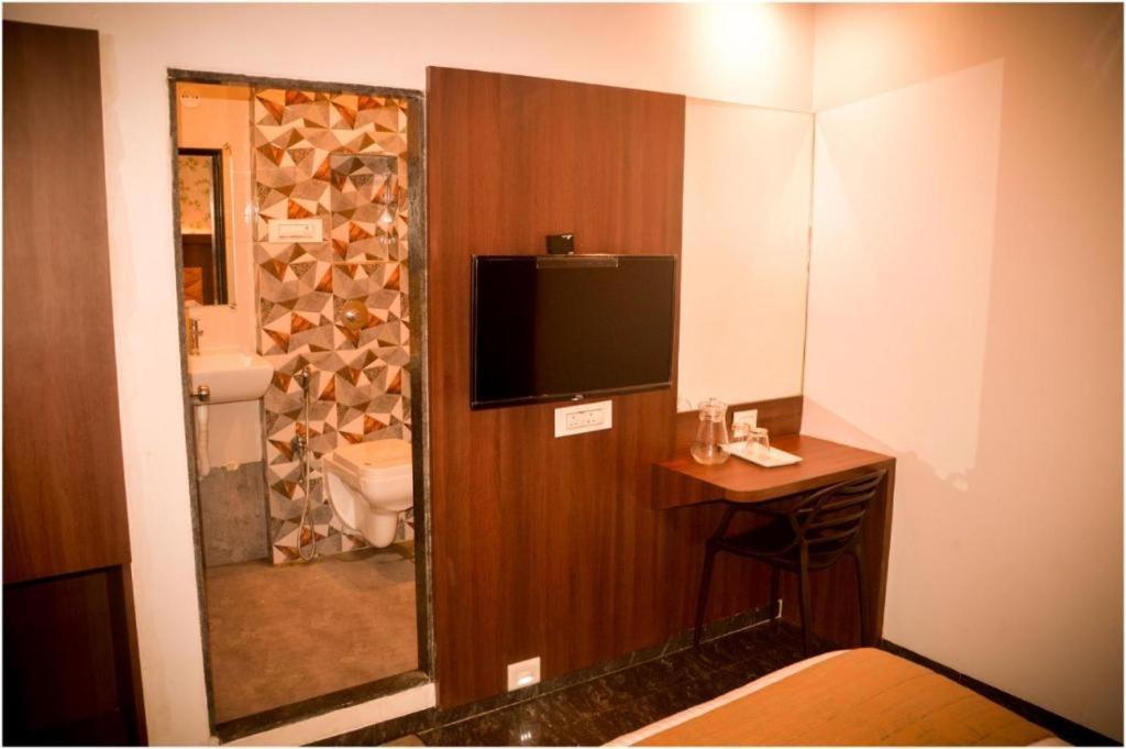 Glitz Hotels The Ar Residency - Nr Thane Railway Station Екстериор снимка