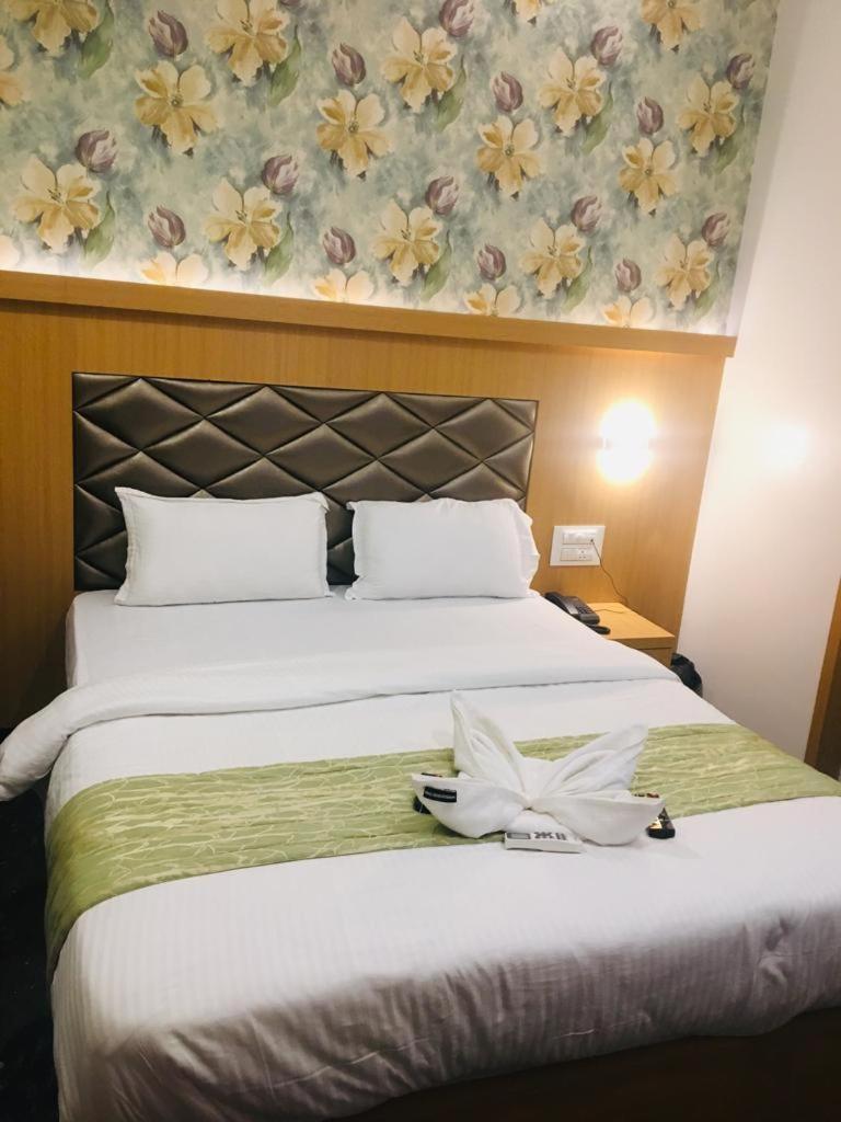 Glitz Hotels The Ar Residency - Nr Thane Railway Station Екстериор снимка